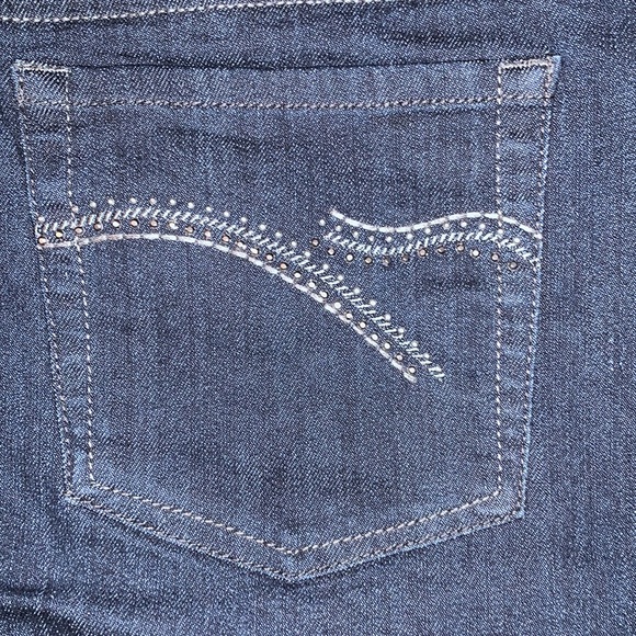 Gloria Vanderbilt jean skirt with pocket detail, size 14, GUC - Picture 5 of 5